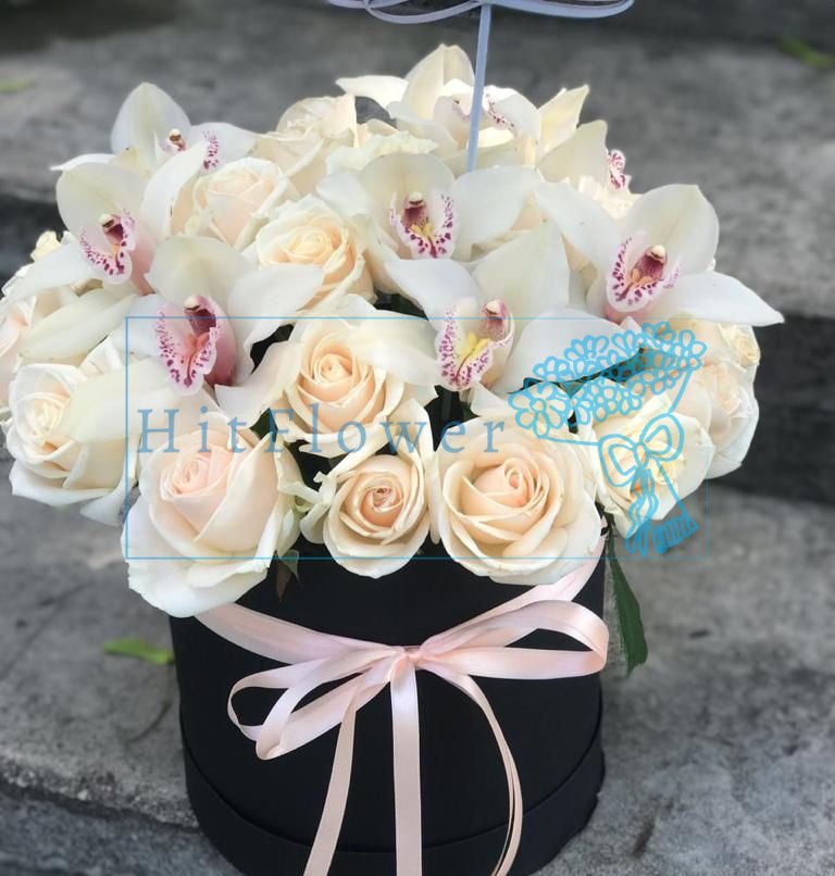 Композиция из живых цветов Инь и Ян Цветочная композиция из Розы и Орхидеи